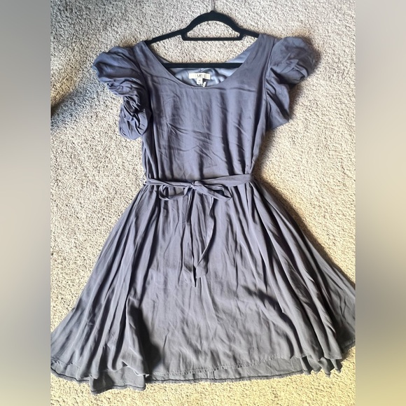 NWT Ya Los Angeles Charcoal Puff Sleeve with tie belt Dress Size M - Picture 2 of 5